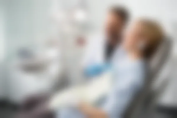 重庆贝美口腔诊所拔牙价格详解：原价800元起，现预约优惠仅需600元起，快来享受超值服务！