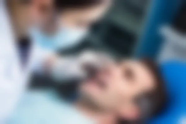 洛阳九龙口腔门诊部(八一店)限时优惠，活动义齿仅需1200元起，原价1500元起，机会难得，欢迎前来咨询！