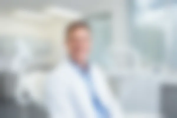 崇左博雅口腔诊所拔牙价格表：原价800元起，现优惠仅需600元起，助您轻松应对口腔健康问题，享受美好生活！