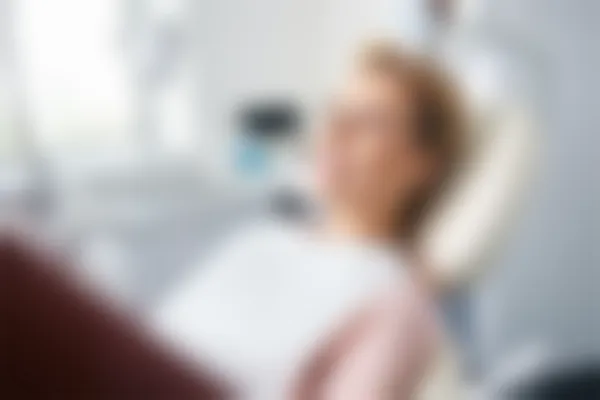 长春华植口腔门诊部牙周治疗费用为980元起，现推出优惠价格仅需680元起，让您以更加划算的费用体验专業的牙周护理服务。