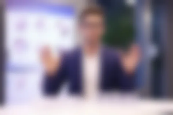 眼睛黄斑病是什么？如何有效预防与治疗？